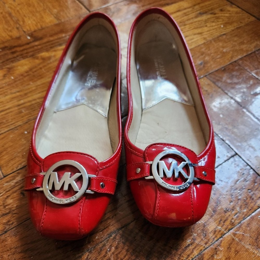 MICHAEL KORS ballet flats/moccasins, size 9 women, red patent leather
